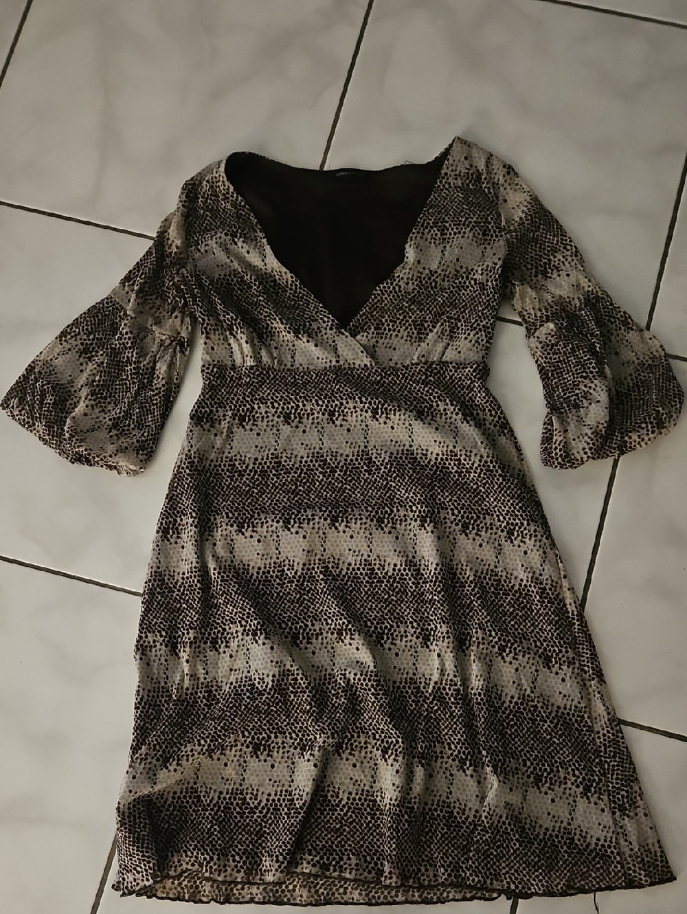 BCBGMaxAzria Beige and Black Printed V-Neck Midi Dress